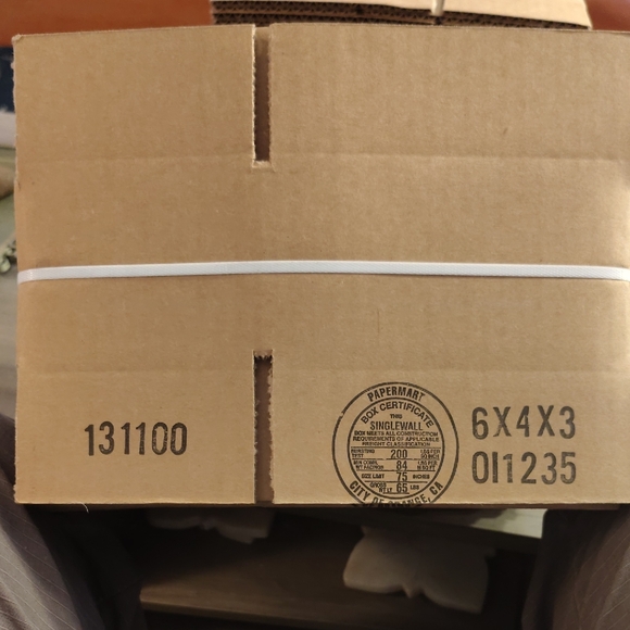 Compact Strong Shipping Boxes - Picture 1 of 2